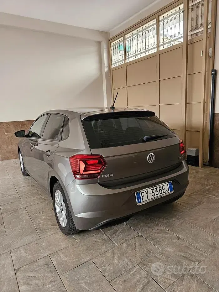 Usata VW Polo Comfortline 90 CV (66 kW) 2019 Grigio Utilitaria
