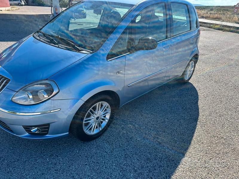 Usata 2012 Lancia Musa Monovolume | 3500 € (Ottimo prezzo) - Immagine 1/4