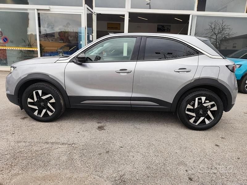 Usata Opel Mokka Elegance 101 CV (74 kW) 2023 Grigio SUV