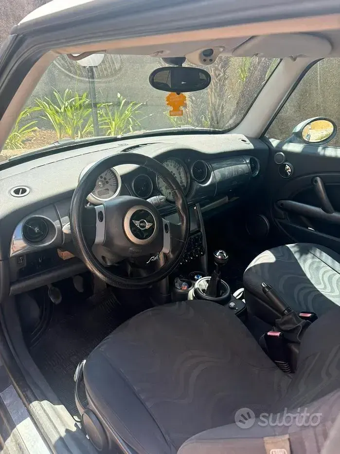 Usata Mini Cooper 88 CV (64 kW) 2005 Nero Utilitaria