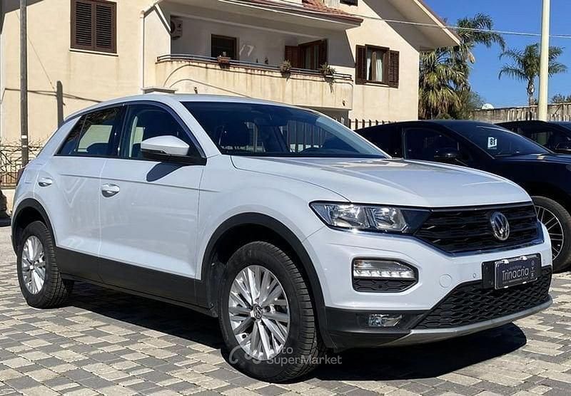 Usata VW T-Roc Business 116 CV (85 kW) 2020 Argento SUV