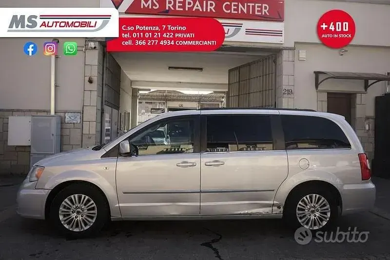 Usata Lancia Voyager Gold 163 CV (119 kW) 2012 Grigio Monovolume