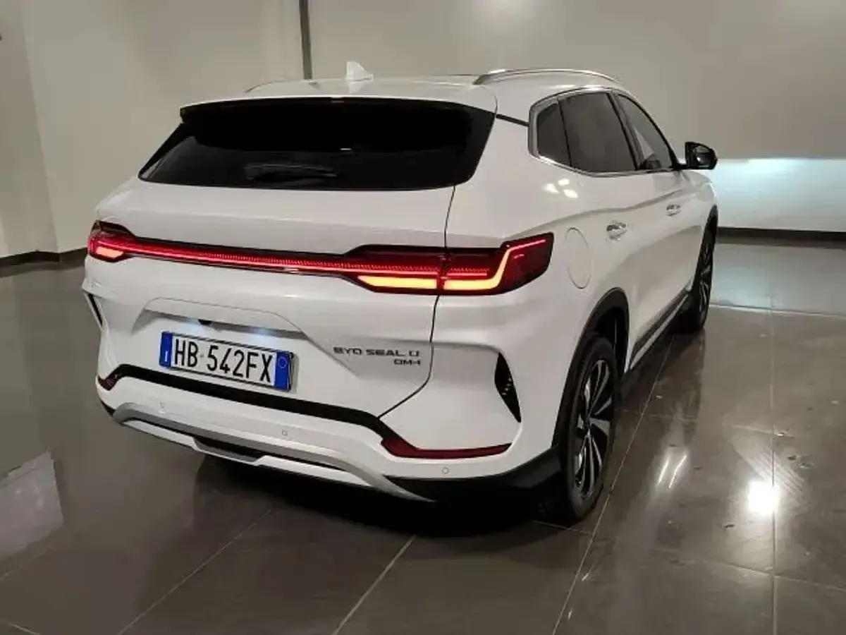 Nuova BYD Seal U Boost 98 CV (72 kW) 2025 Bianco SUV