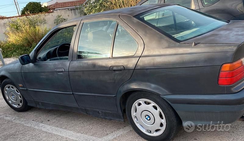 Usata BMW 318 113 CV (83 kW) 1991 Grigio Berlina