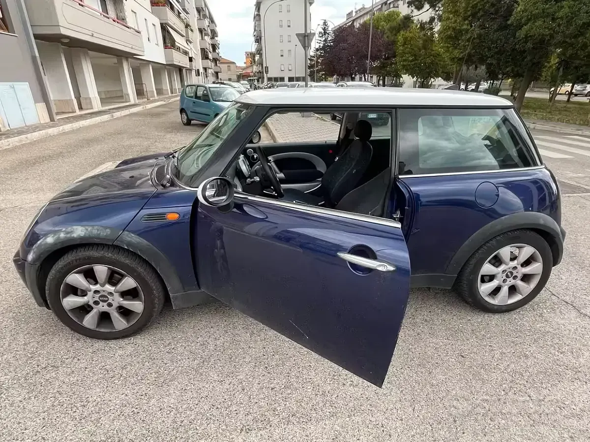 Usata Mini Cooper 90 CV (66 kW) 2005 Blu Utilitaria