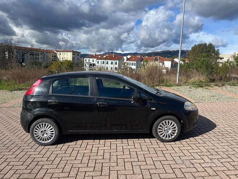 Usata Fiat Grande Punto 2009 Nero Utilitaria