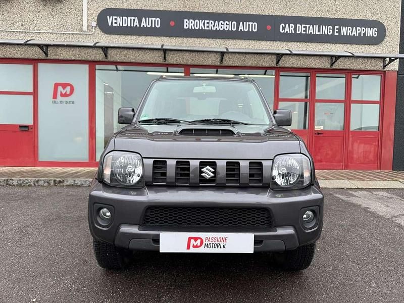 Usata Suzuki Jimny 86 CV (63 kW) 2017 Grigio SUV