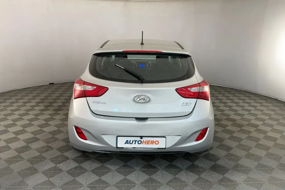 Usata Hyundai i30 Classic 110 CV (80 kW) 2015 Argento Berlina