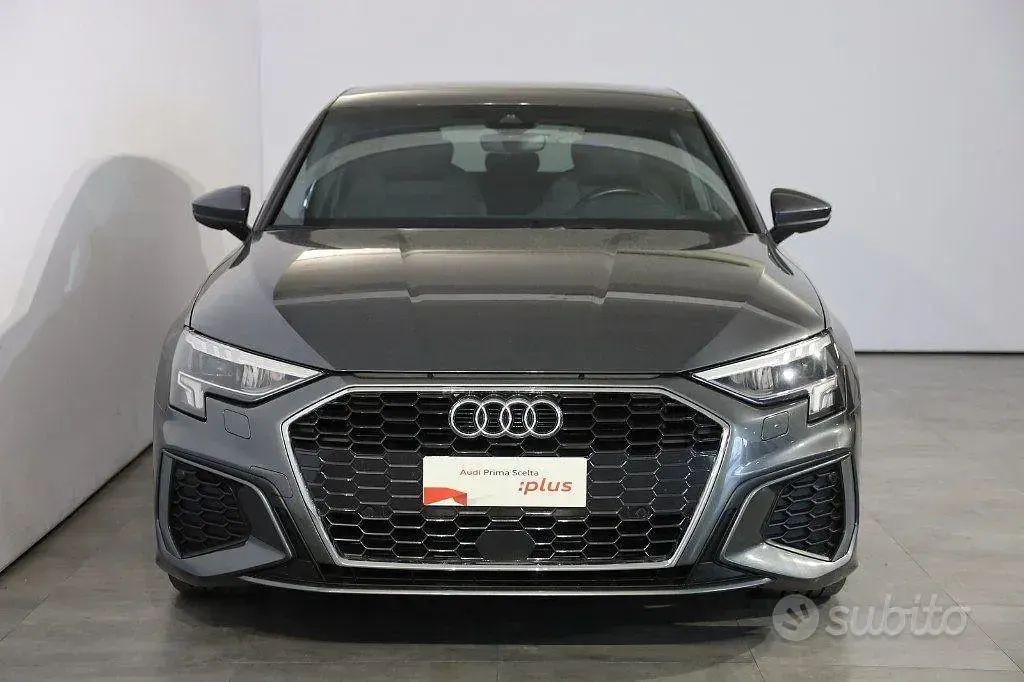 Usata Audi A3 S-Line 150 CV (110 kW) 2025 Grigio Berlina