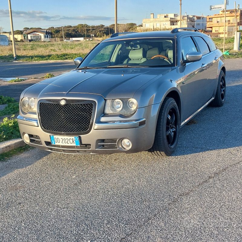Usata 2006 Chrysler 300C Station wagon | 4800 € (Buon prezzo) - Immagine 1/4