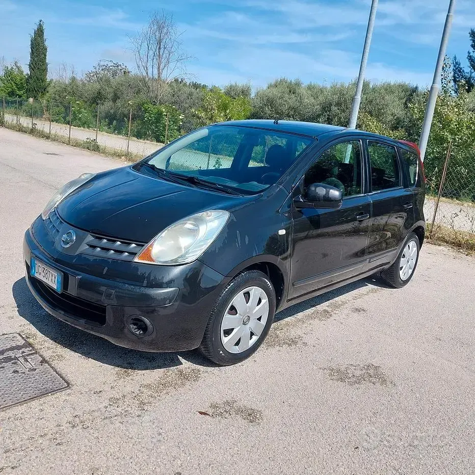 Usata Nissan Note 86 CV (63 kW) 2007 Nero Utilitaria