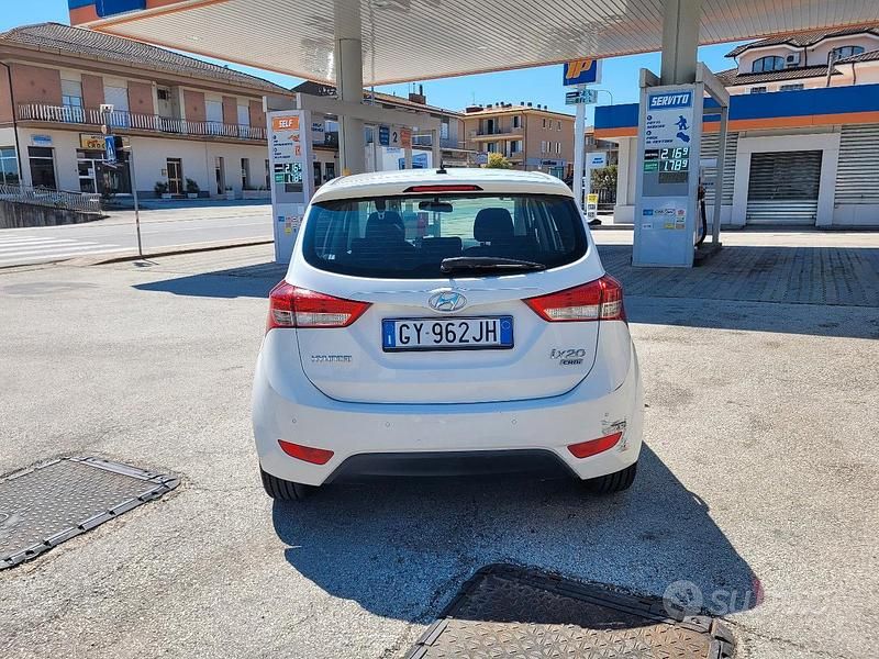 Usata Hyundai ix20 90 CV (66 kW) 2013 Bianco Utilitaria
