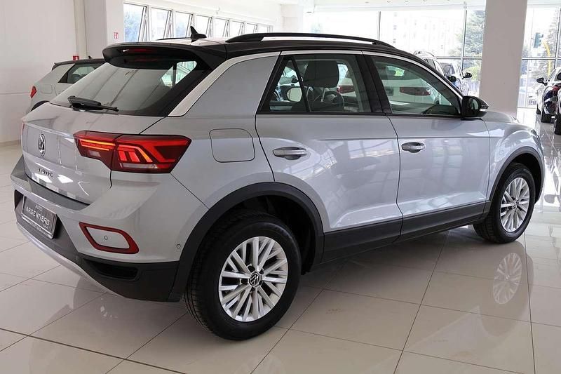 Usata VW T-Roc Life 116 CV (85 kW) 2025 Pyrot silver SUV