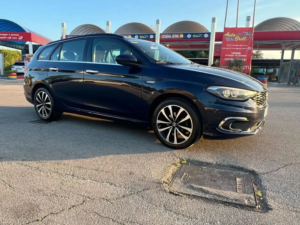 Usata Fiat Tipo Lounge 120 CV (88 kW) 2017 Blu/azzurro Station wagon