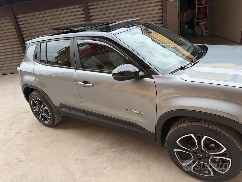 Usata Jeep Avenger Summit 101 CV (74 kW) 2025 Grigio SUV