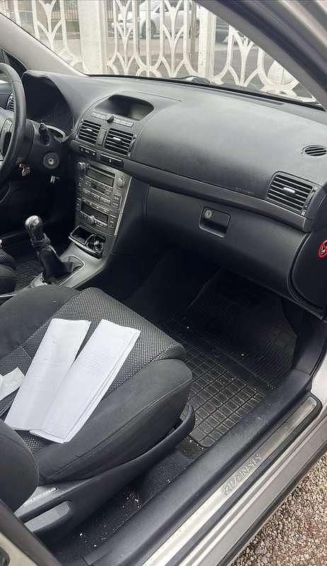 Usata Toyota Avensis Verso 116 CV (85 kW) 2005 Monovolume