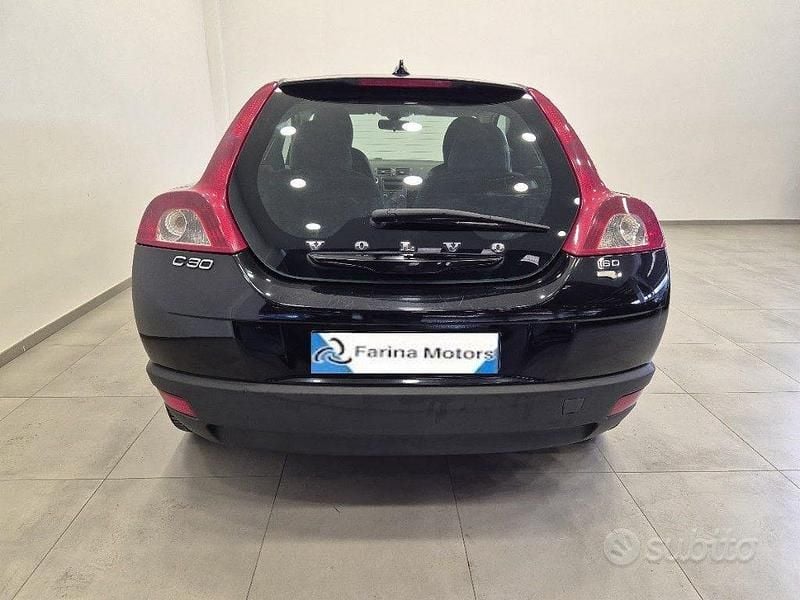Usata Volvo C30 109 CV (80 kW) 2009 Nero Utilitaria