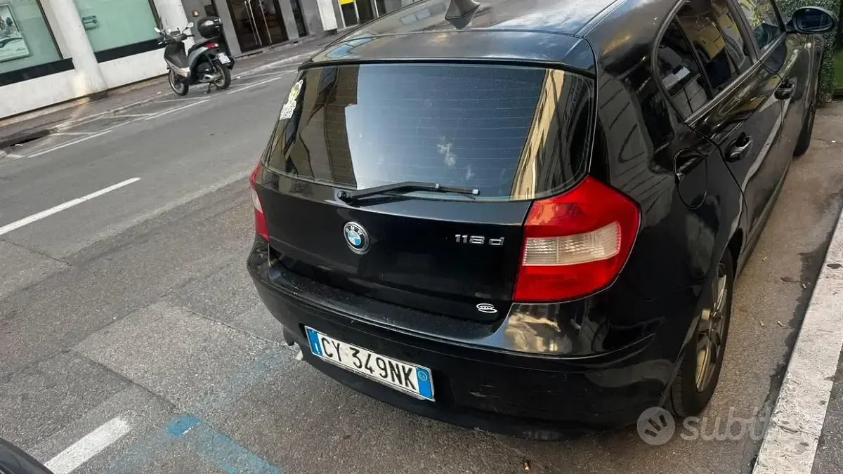 Usata BMW 118 143 CV (105 kW) 2006 Nero Utilitaria