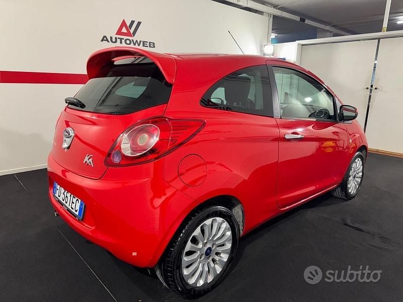 Usata Ford Ka Titanium 69 CV (50 kW) 2016 Rosso Berlina