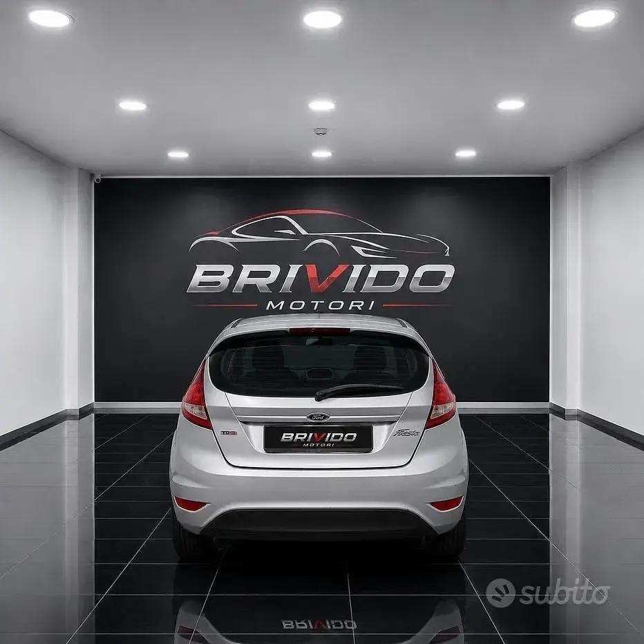 Usata Ford Fiesta Titanium 68 CV (50 kW) 2009 Grigio Berlina