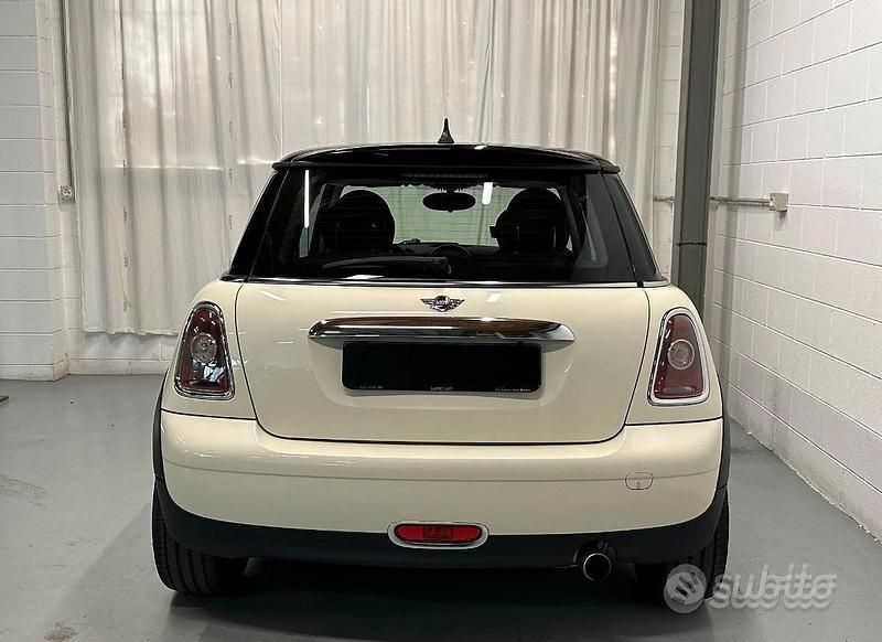 Begagnad Mini Cooper 120 HK (88 kW) 2009 Halvkombi