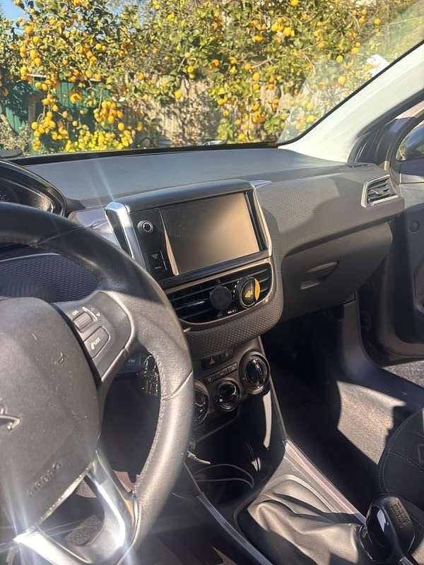 Gebraucht Peugeot 2008 Active 92 PS (67 kW) 2014 SUV