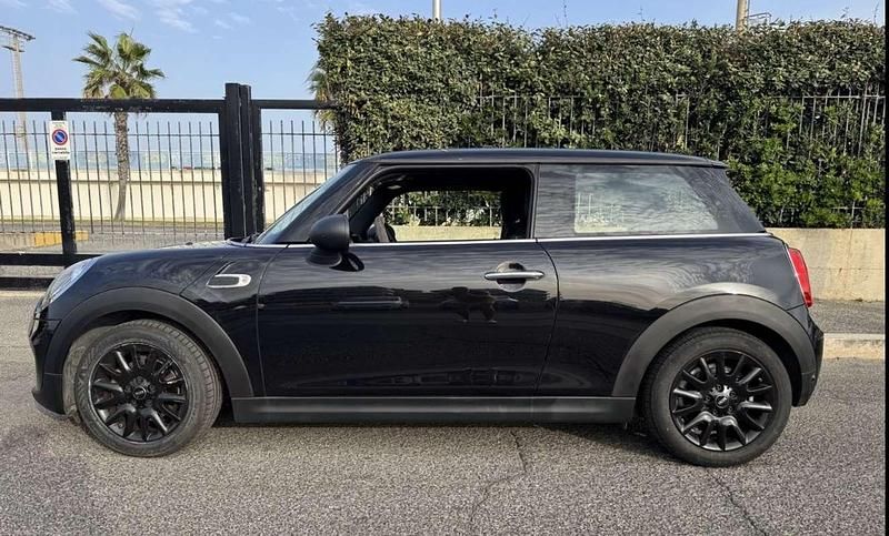 Usata Mini ONE 75 CV (55 kW) 2019 Nero Utilitaria
