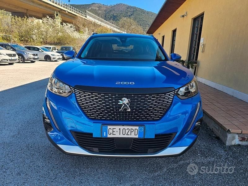 Usata Peugeot 2008 Allure 102 CV (75 kW) 2021 Blu SUV