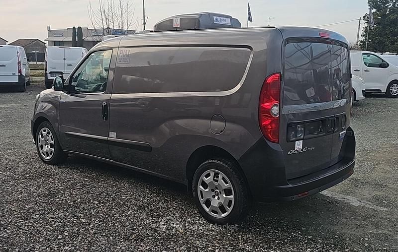 Usata Fiat Doblò 120 CV (88 kW) 2021 Gray Monovolume