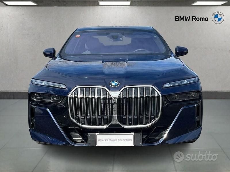 Usata BMW 740 M Sport 299 CV (219 kW) 2025 Bmw individual tanzanite blue metallic Berlina