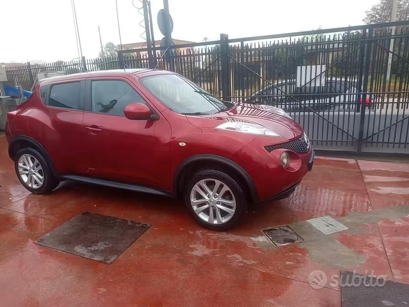 Usata Nissan Juke Acenta 110 CV (80 kW) 2011 Rosso SUV