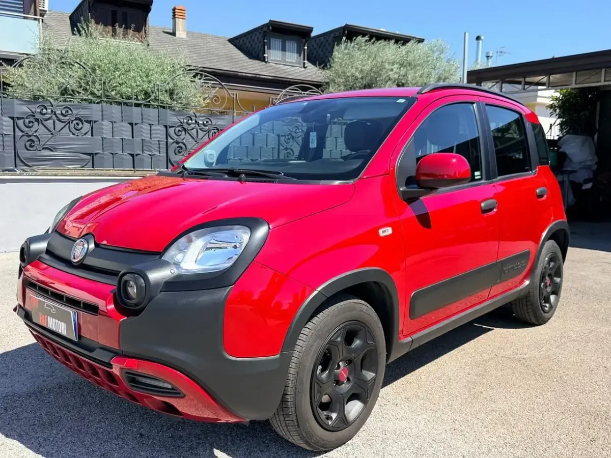 Usata Fiat Panda Cross Cross 70 CV (51 kW) 2022 Rosso Utilitaria
