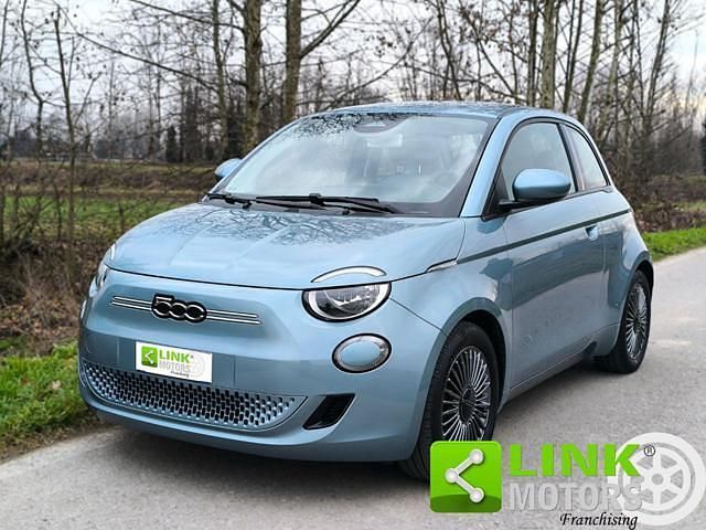 Blu Usata 2022 Fiat 500e La Prima Tre volumi | 13.990 € (Buon prezzo) - Immagine 1/4