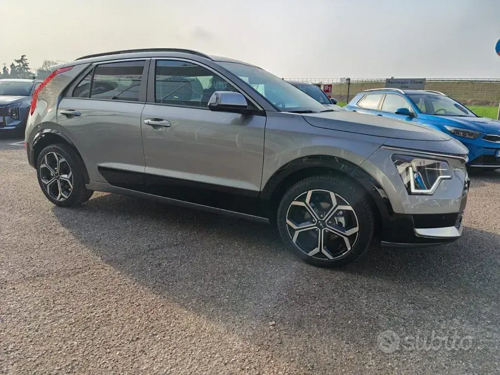 Nuova Kia Niro 92 CV (67 kW) 2026 Grigio SUV