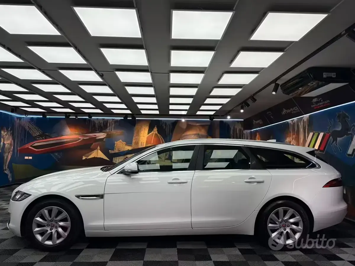Usata Jaguar XF Sportbrake Portfolio 179 CV (131 kW) 2018 Bianco Station wagon