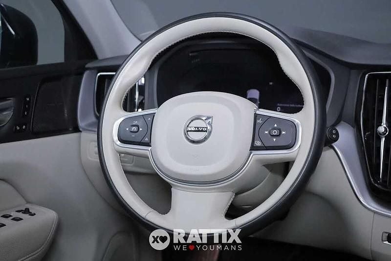 Usata Volvo XC60 Inscription 253 CV (186 kW) 2021 Denim blue metallic SUV