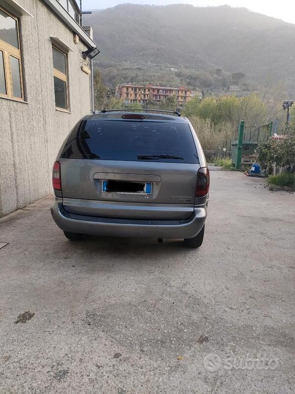 Usato 2008 Chrysler Grand Voyager Diesel (4.500 €)