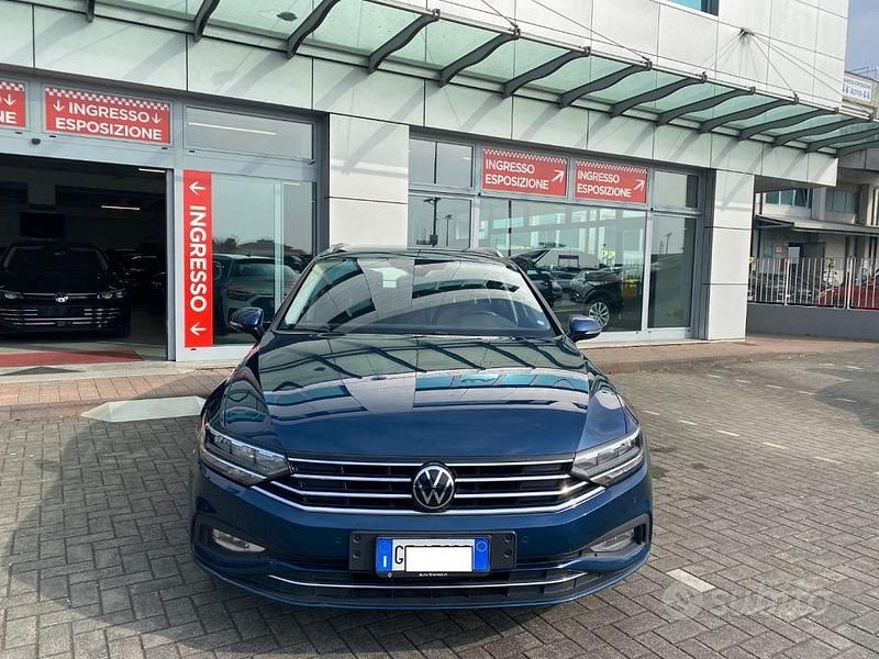 Usata VW Passat Business 122 CV (89 kW) 2021 Blu Station wagon