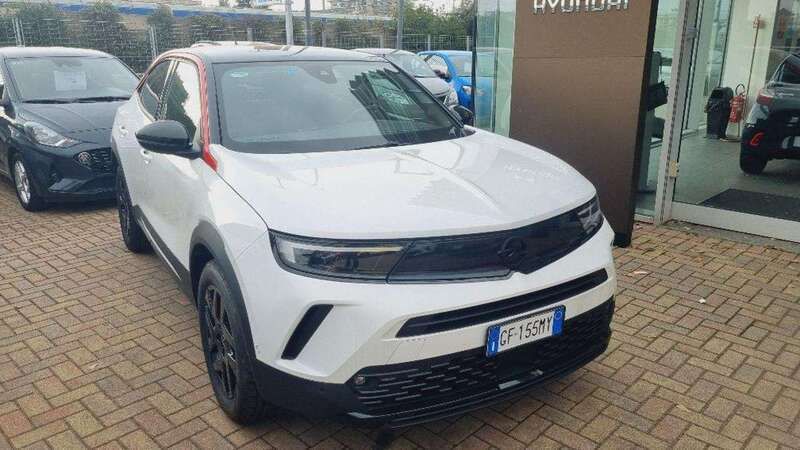 Usata Opel Mokka GS Line 101 CV (74 kW) 2022 Bianco SUV