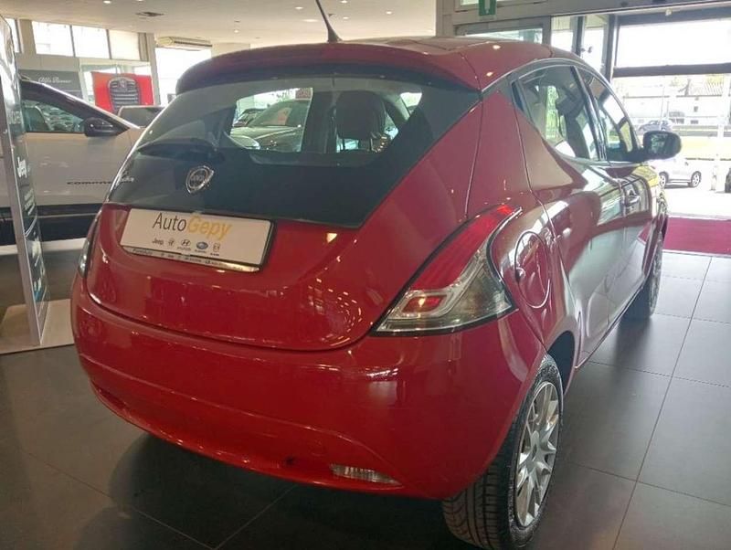 Gebraucht Lancia Ypsilon 69 PS (50 kW) 2016 Grau Kleinwagen
