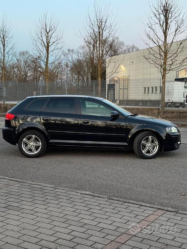 Usata Audi A3 Sportback Ambiente 105 CV (77 kW) 2006 Nero Utilitaria