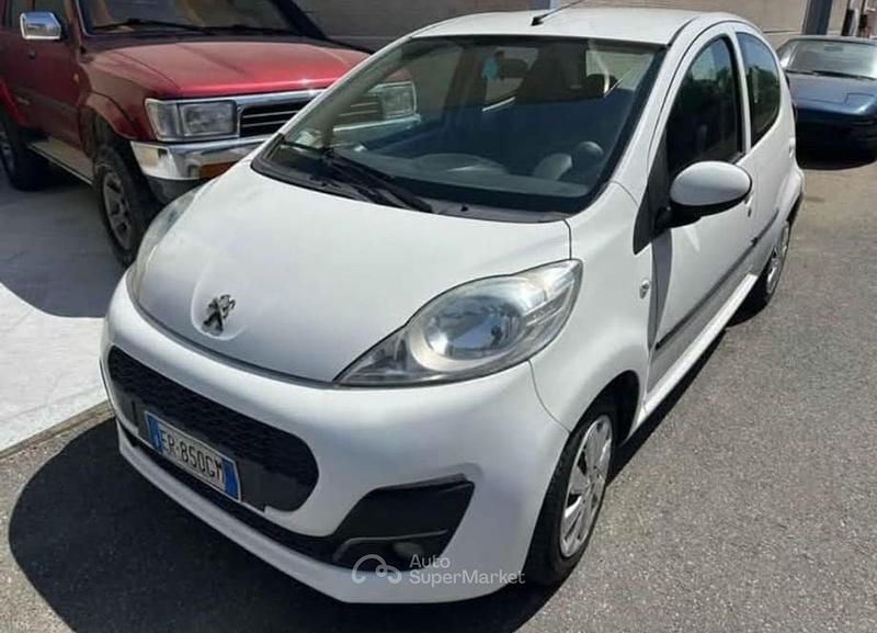 Usata 2013 Peugeot 107 Utilitaria | 4500 € (Ottimo prezzo) - Immagine 1/4