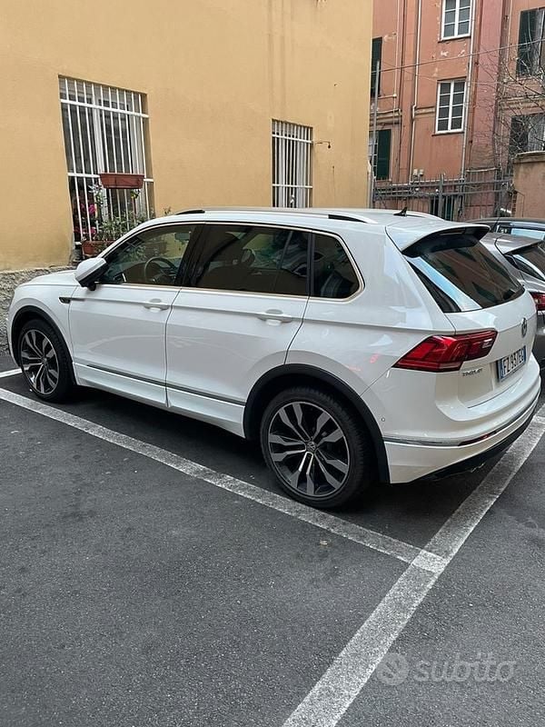 Usata VW Tiguan R-line 131 CV (96 kW) 2020 Bianco SUV