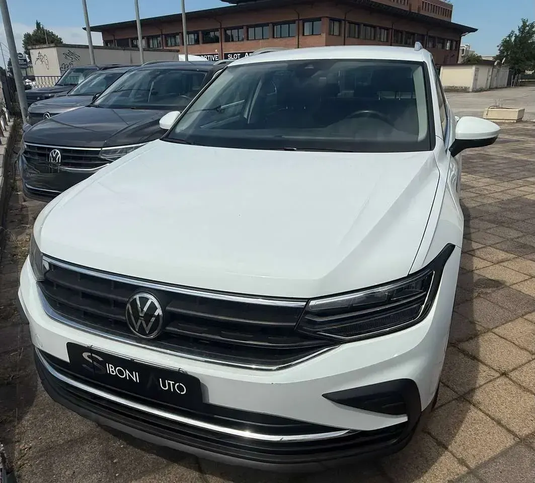 Usata VW Tiguan Life 150 CV (110 kW) 2023 Bianco SUV