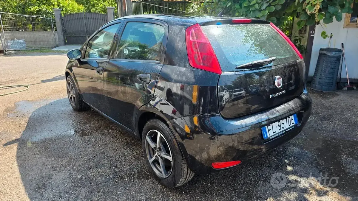 Usata Fiat Punto Street 95 CV (69 kW) 2017 Nero Utilitaria