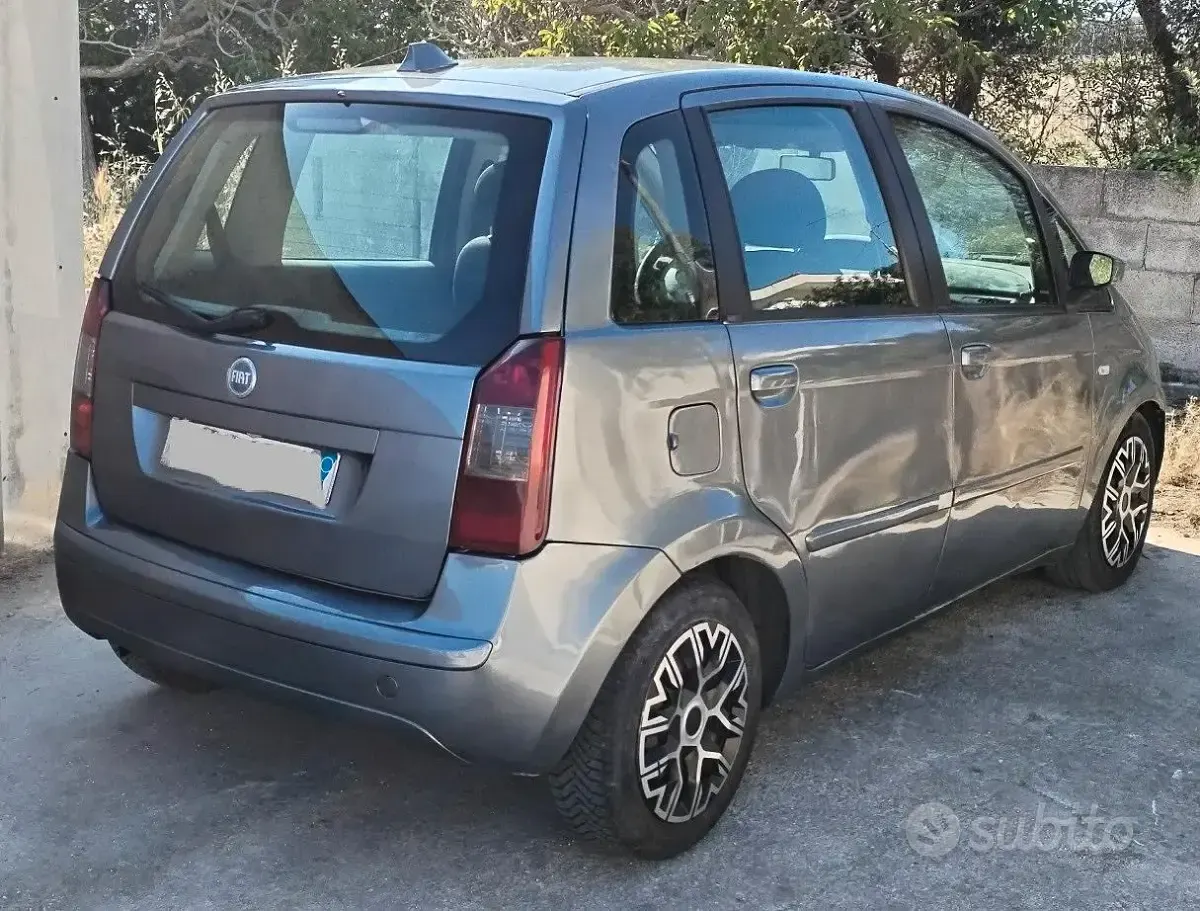 Usata Fiat Idea 69 CV (50 kW) 2007 Grigio Monovolume