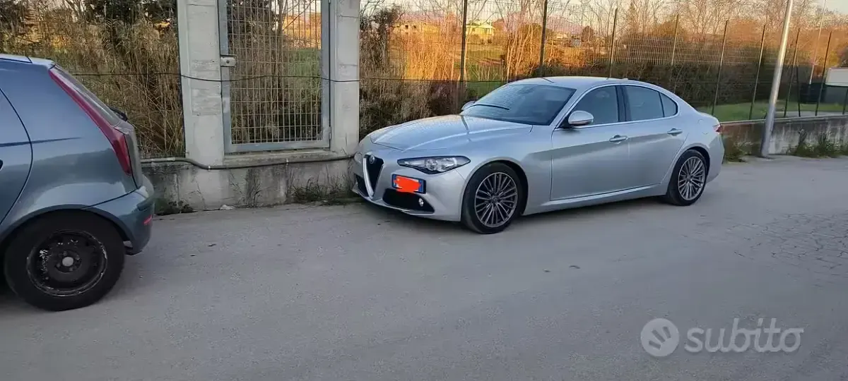 Usata Alfa Romeo Giulia Super 180 CV (132 kW) 2017 Grigio Berlina