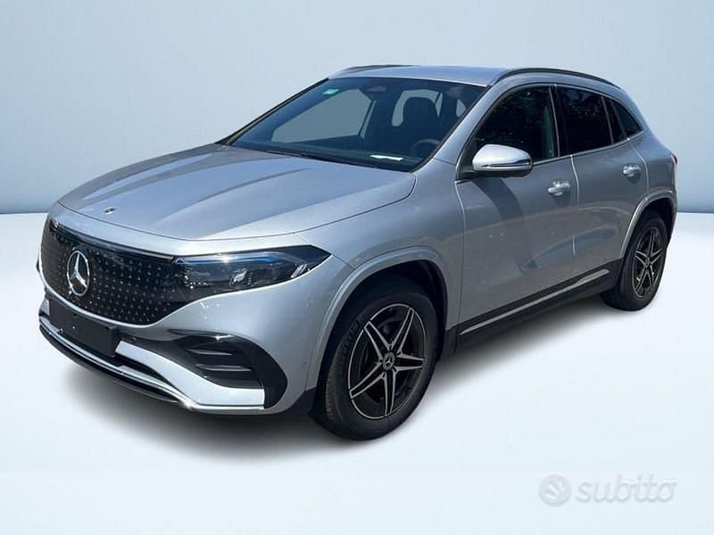 Argento Nuova 2025 Mercedes EQA300 AMG line SUV | 48.150 € (Buon prezzo) - Immagine 1/4
