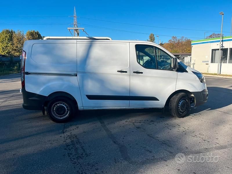 Usata Ford Transit Custom 105 CV (77 kW) 2018 Bianco Berlina