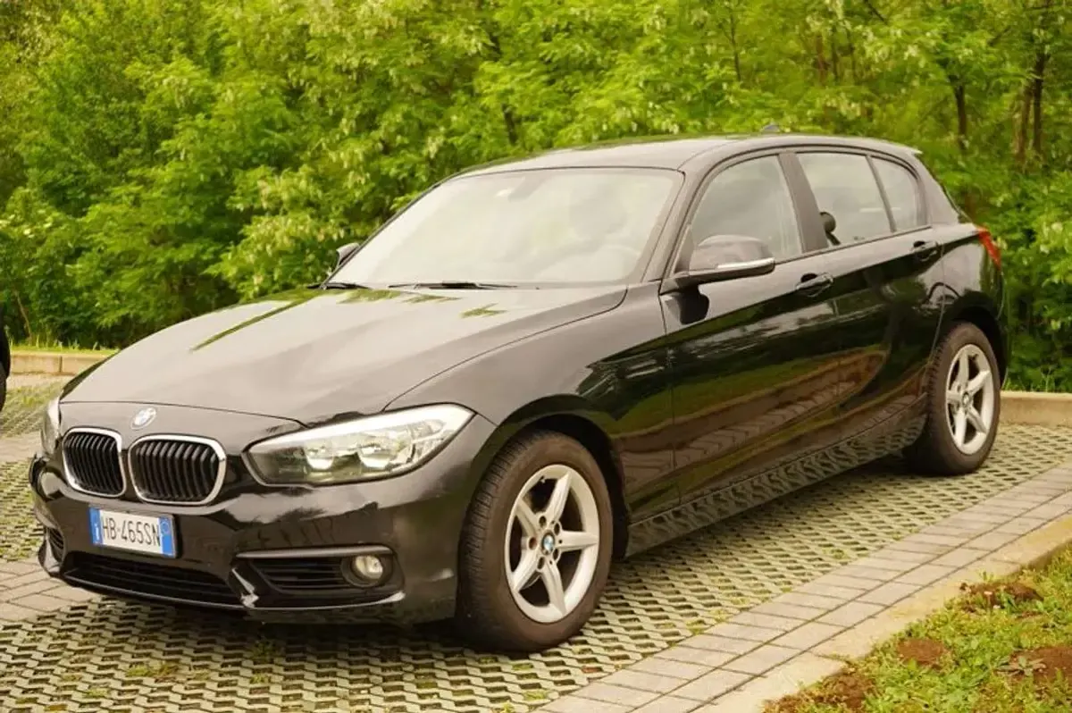 Usata BMW 118 Advantage 150 CV (110 kW) 2017 Nero Utilitaria